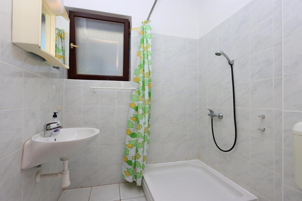 Apartments And Rooms With Parking Space Selce, Crikvenica - 2362 Exterior photo