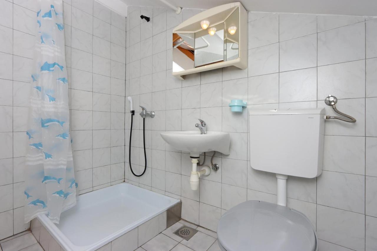 Apartments And Rooms With Parking Space Selce, Crikvenica - 2362 Exterior photo